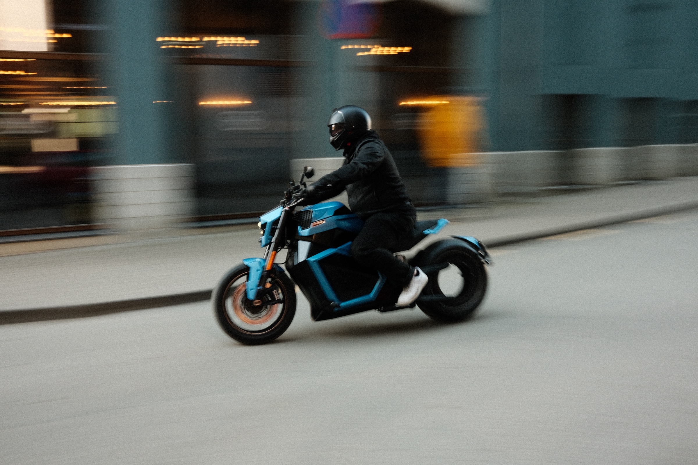 Verge lifestyle shot